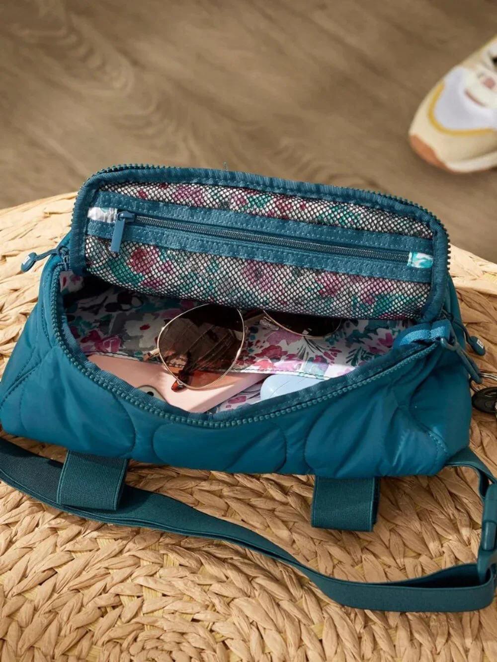 Vera Bradley Featherweight Belt Bag Quilted Fanny Pack Blue